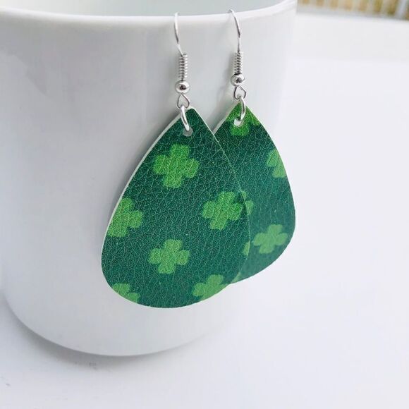 Jewelry - Faux leather tear drop dangle fashion earrings